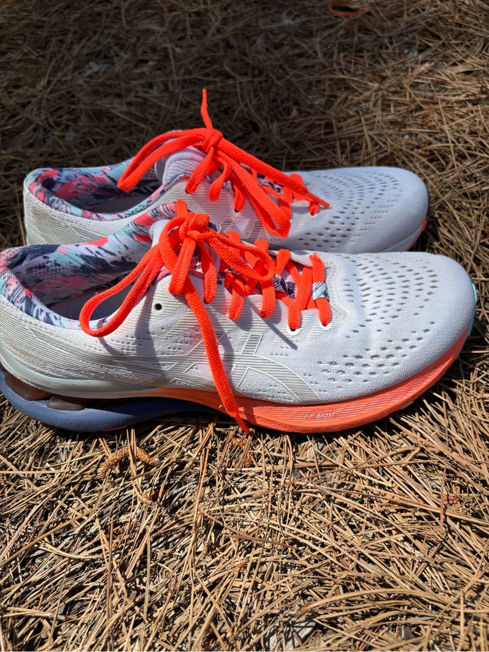 Asics Gel Kayano 28 Women’s White Running Shoes with Orange Laces Size 9.5 - Picture 9 of 13